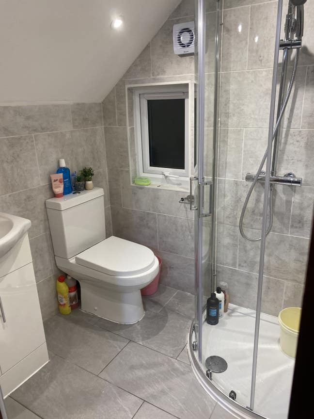 Double Bedroom Available with En-Suite  Main Photo