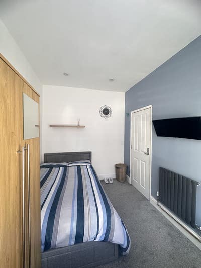 Double bed room with own bathroom. Main Photo