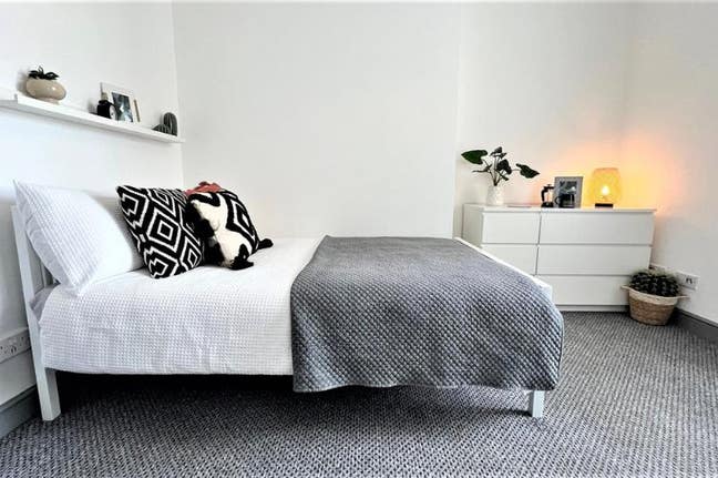 Doubles   | Town Centre | Deposit Free Main Photo