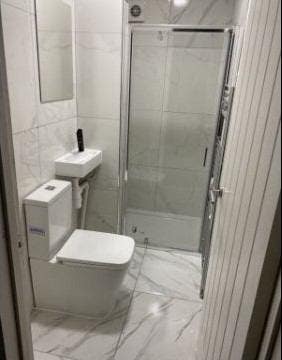 En-suite double bedroom in residential Salford M7 Main Photo