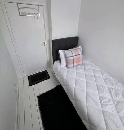 Single Room For Rent Main Photo