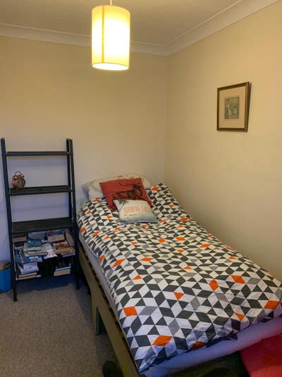 Lovely single room available Main Photo