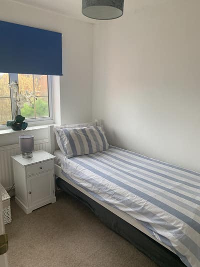 Female for single room Main Photo