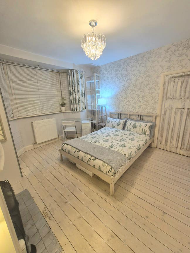 FAB large room: quiet garden flat  Main Photo