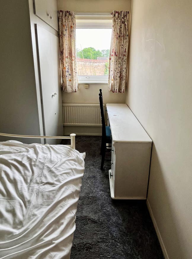Single room with fittings Main Photo