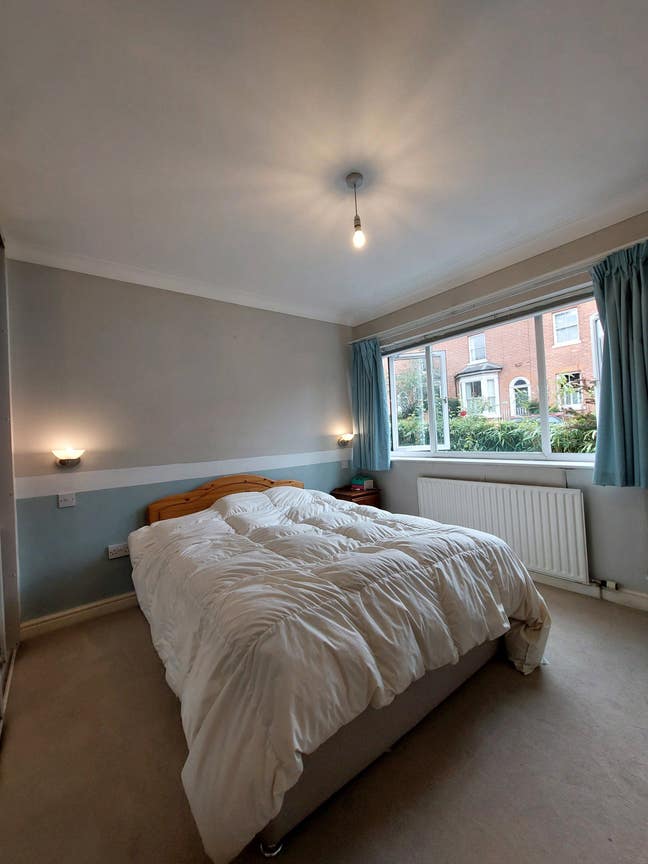 Bright Double in friendly, Five ways flat. Main Photo