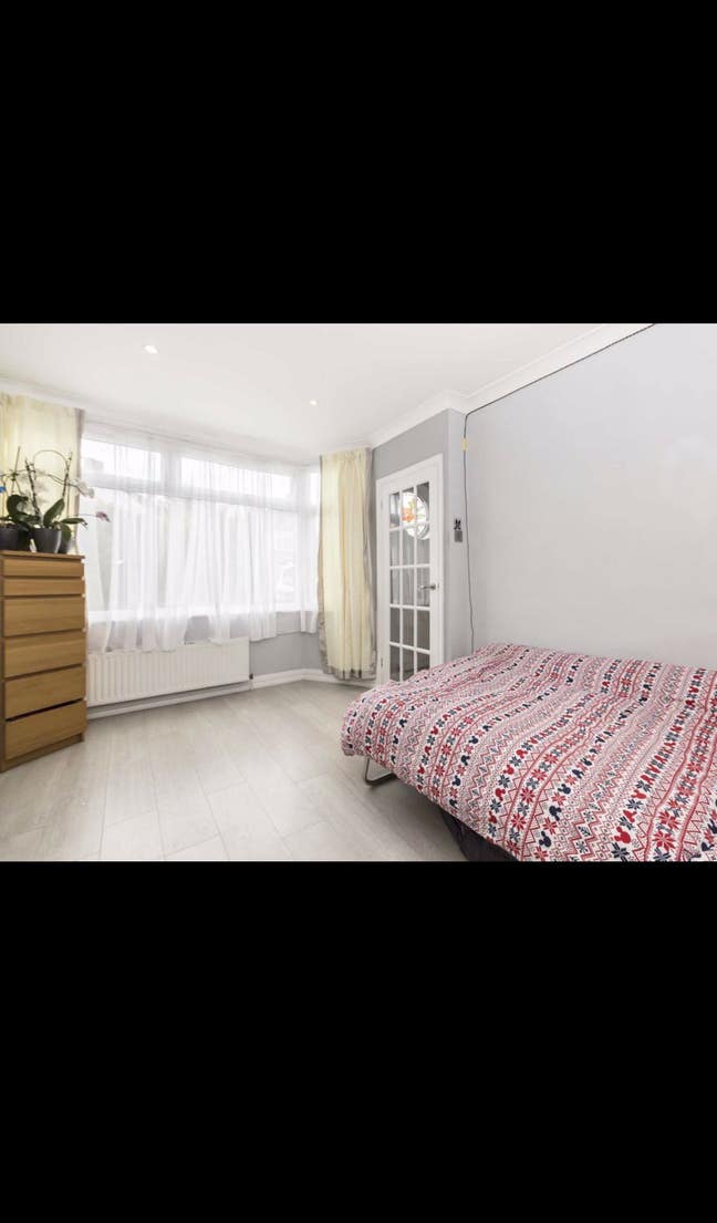 Large Double Room for Female Tenant Only Main Photo