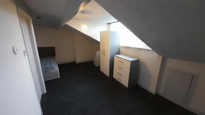 Room for rent in Wakefield WF1 Main Photo