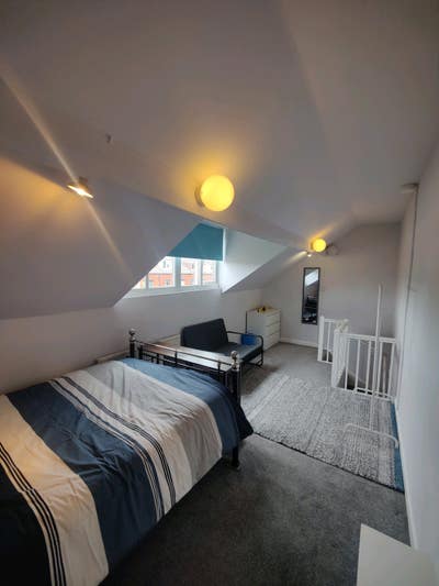 Spacious Room in Burley Park  Main Photo