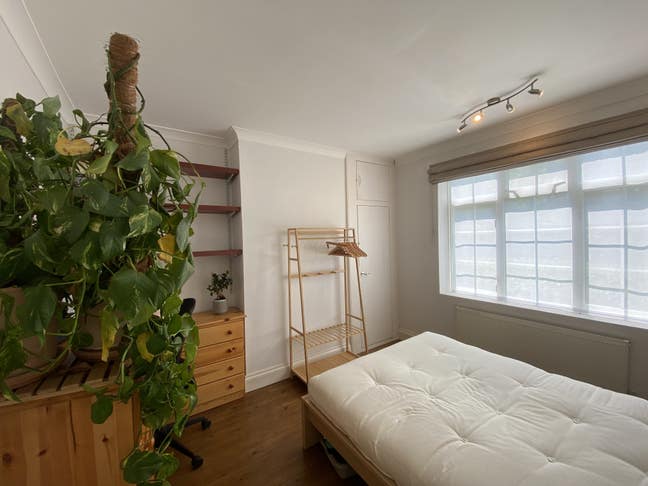Bright & Quiet Room in Nine Elms/Btsea. Bills incl Main Photo