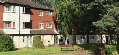 Town Centre Apartment-Bills Included  Main Photo