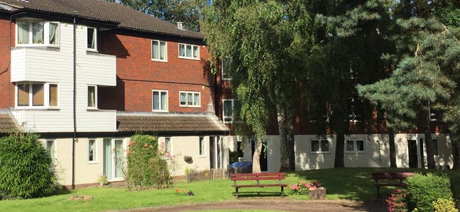 Town Centre Apartment-Bills Included  Main Photo