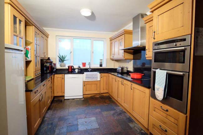 👋£50 off 1st month! 2 En-Suites in Victorian H/S Main Photo