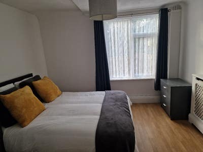 Room in a high-end shared house Main Photo
