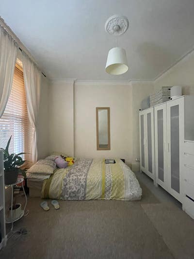 Double room for a Female in Battersea Main Photo