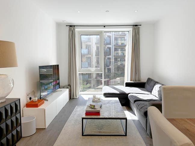 Riverside 1-Bed Furnished Flat in Wandsworth Main Photo