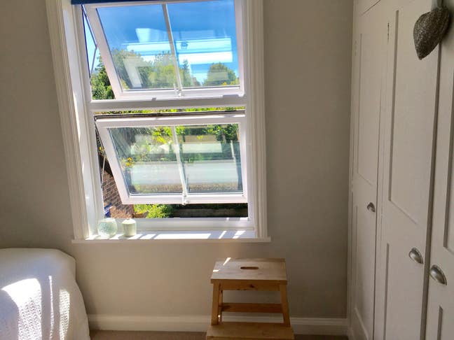   Single room, large spacious bright house Main Photo