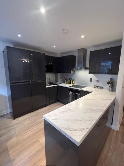 1 Double Bedroom, Private Bathroom  Main Photo