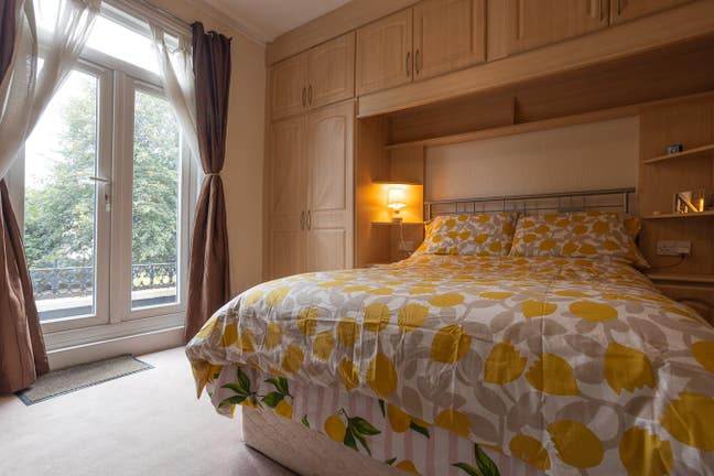 Double Room To Let Hounslow TW3 Main Photo