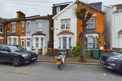 Double Room Available on Ground Floor  Main Photo