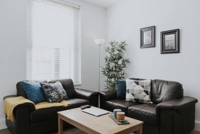 ✨ Comfortable, Friendly Home ✨ Great City Links ✨ Main Photo