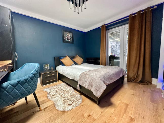 Modern & Stylish Room  Main Photo