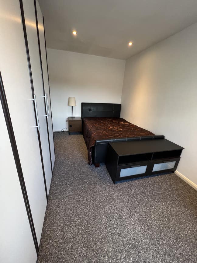 A great room in Whitefield Main Photo