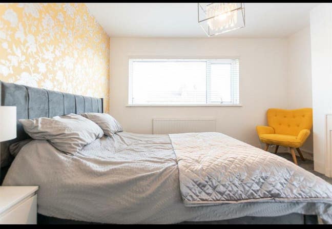 Large Double Room for Rent Main Photo