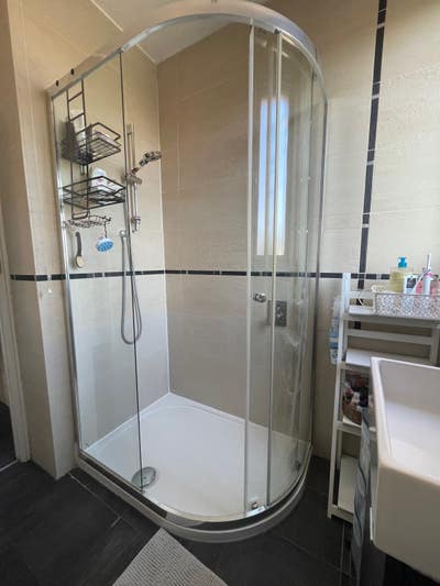 Double room  in Raynes Park-House Share Main Photo