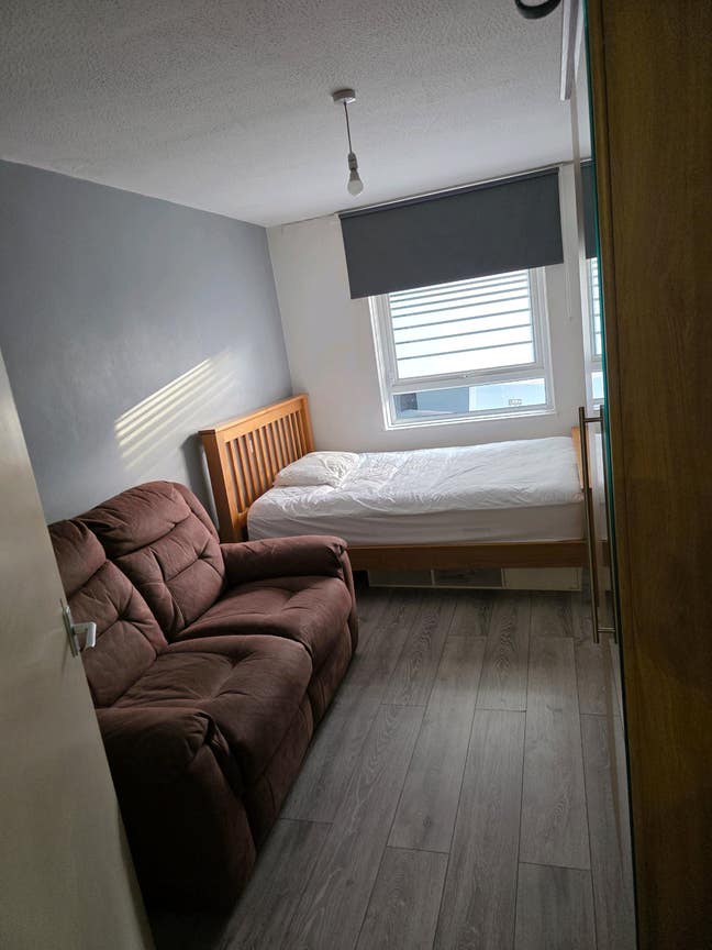 Room to rent Main Photo