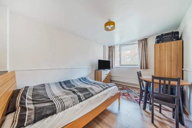 Double room for 5 weeks - All inclusive Main Photo