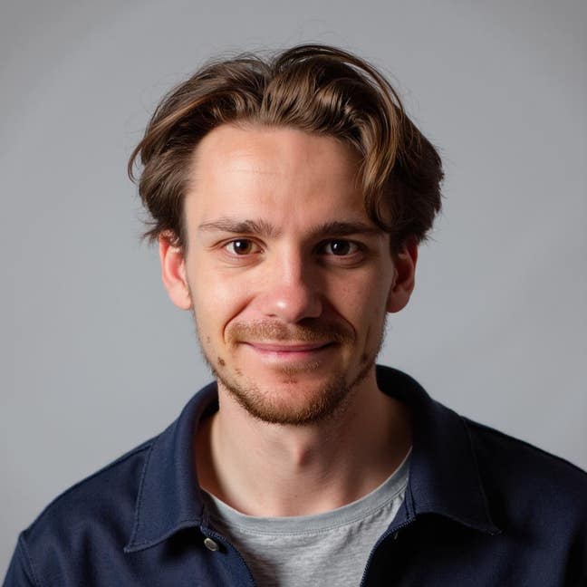 Looking for roomate - houseboat from dec or jan Main Photo