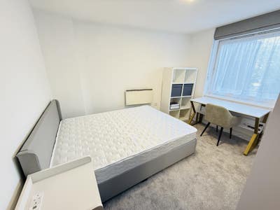 🏡 Large Double Room – Feltham Town Cent Bill Incl Main Photo