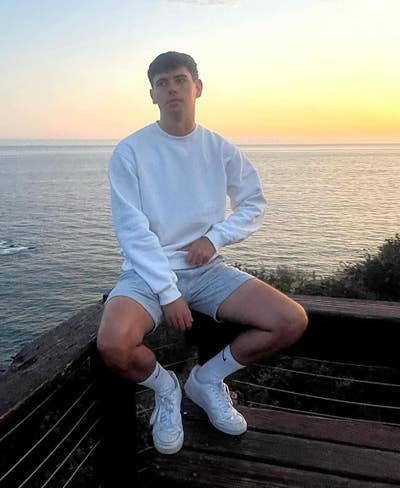 Looking for a room or flatmates Main Photo