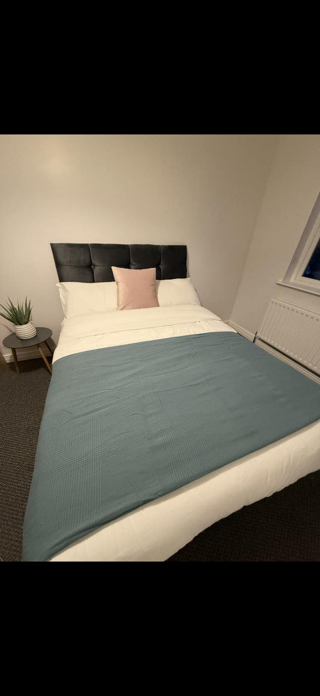 Large double rooms Ava street Main Photo