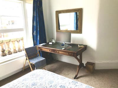 13th July - Sunny big room Parsons Green &pound;1500  Main Photo