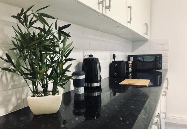 EN-SUITE Room to Let Main Photo