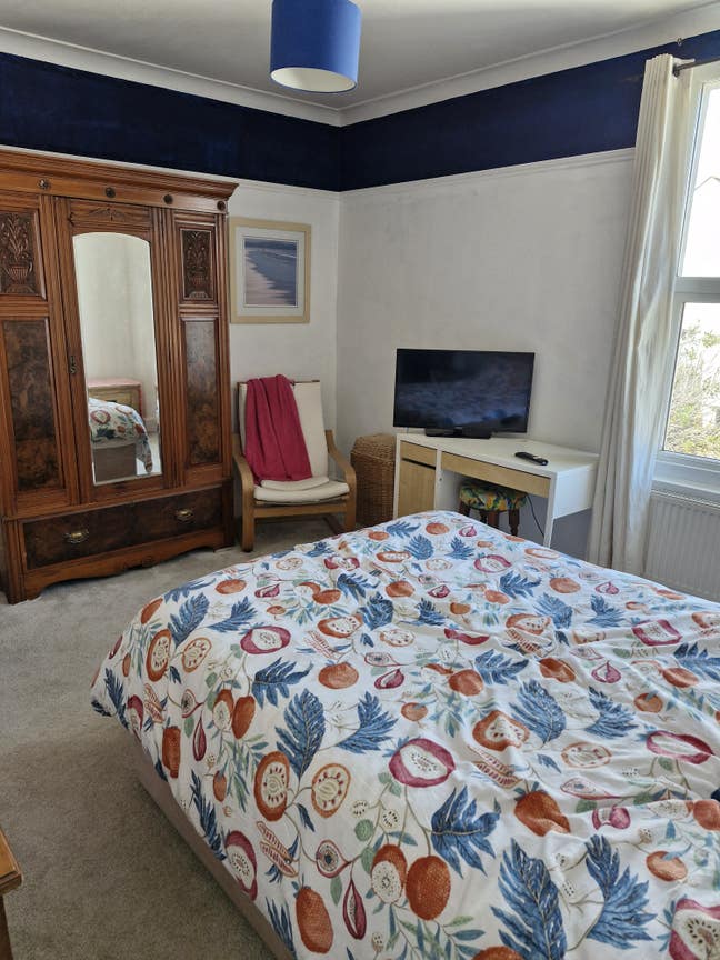 Double Room in Shared Home  Town Centre Main Photo