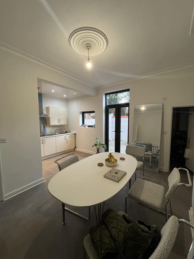 Recently renovated penny lane room to rent Main Photo