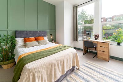 Stunning En-Suite Studio Rooms in Bury - BILLS INC Main Photo