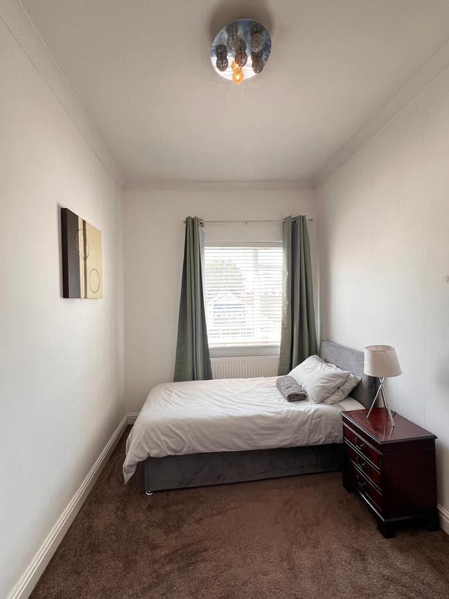 1 Single and 1 Double room available in Castleford Main Photo