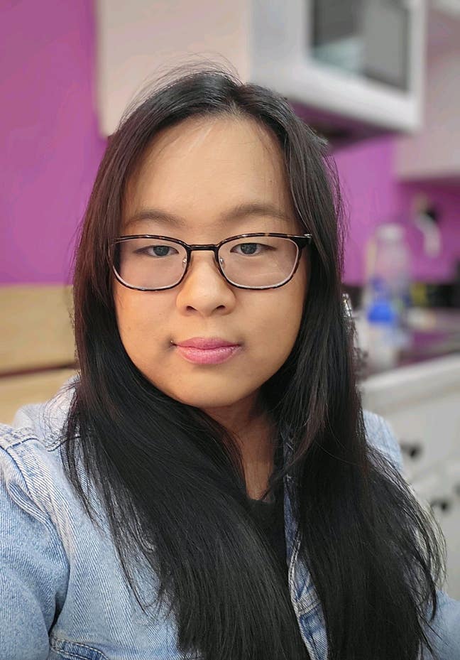 Couple seeking flat - rent upfront & guarantor Main Photo