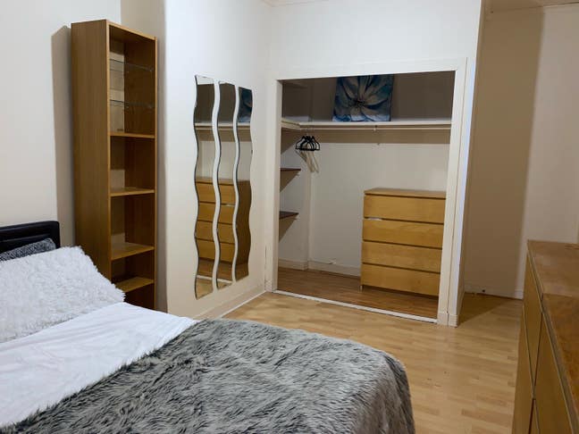Huge Double Room with Walk-In Wardrobe Main Photo