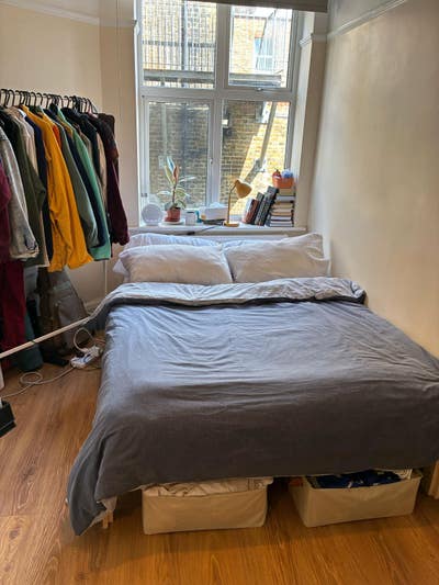 One unfurnished room in peaceful & calm flat Main Photo