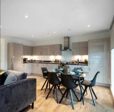 Stunning room with cityview 2min from Canning town Main Photo