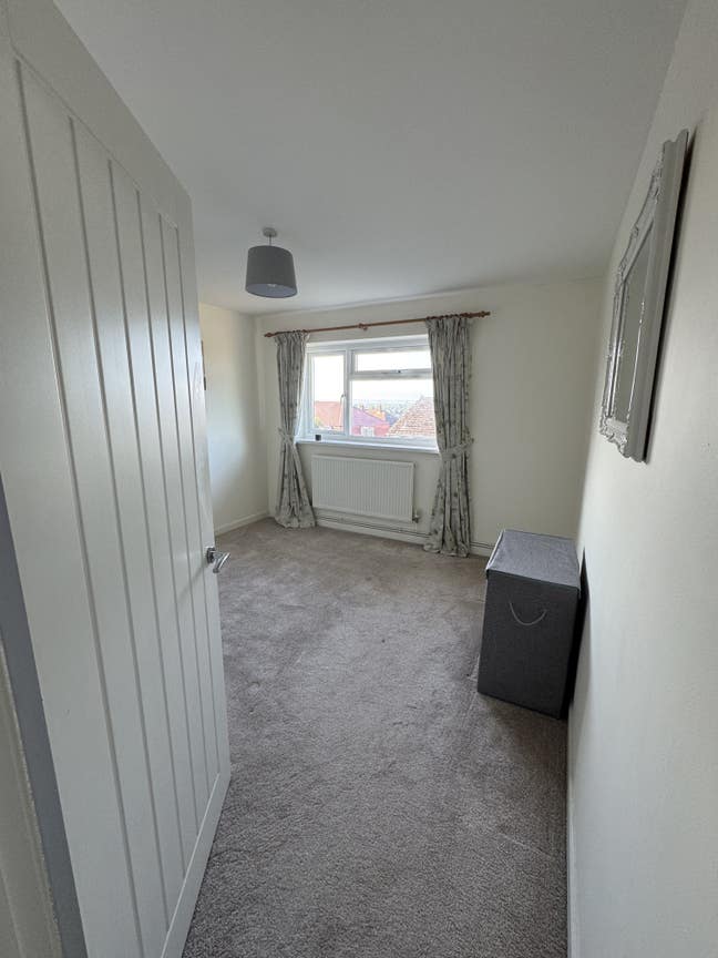 Unfurnished Double Room Main Photo