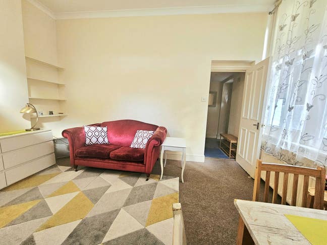 Large Space 2 Rooms 30M2 – Short/Long Term Main Photo