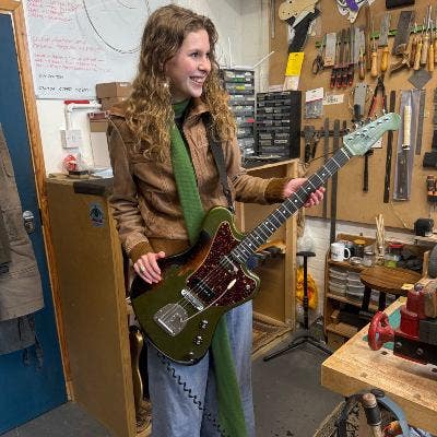 Professional female, loves the arts  Main Photo