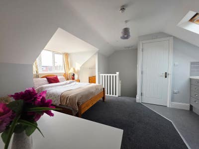 Modern Studio Loft – All Bills Included – Clifford Main Photo