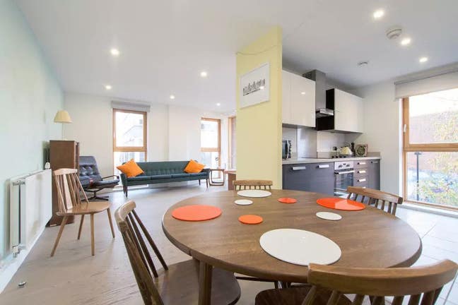 Lovely Apartment next to Canal  Main Photo